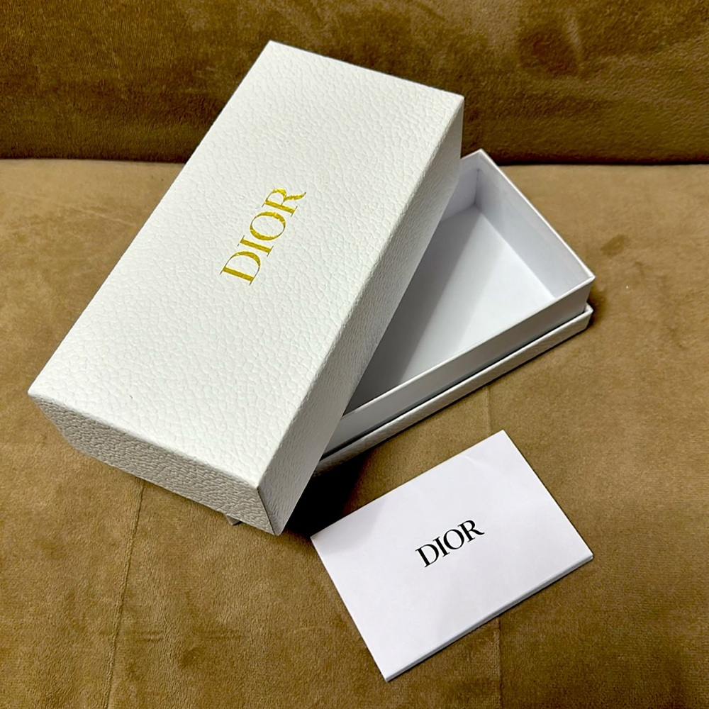Dior Gift Box - Picture 6 of 6